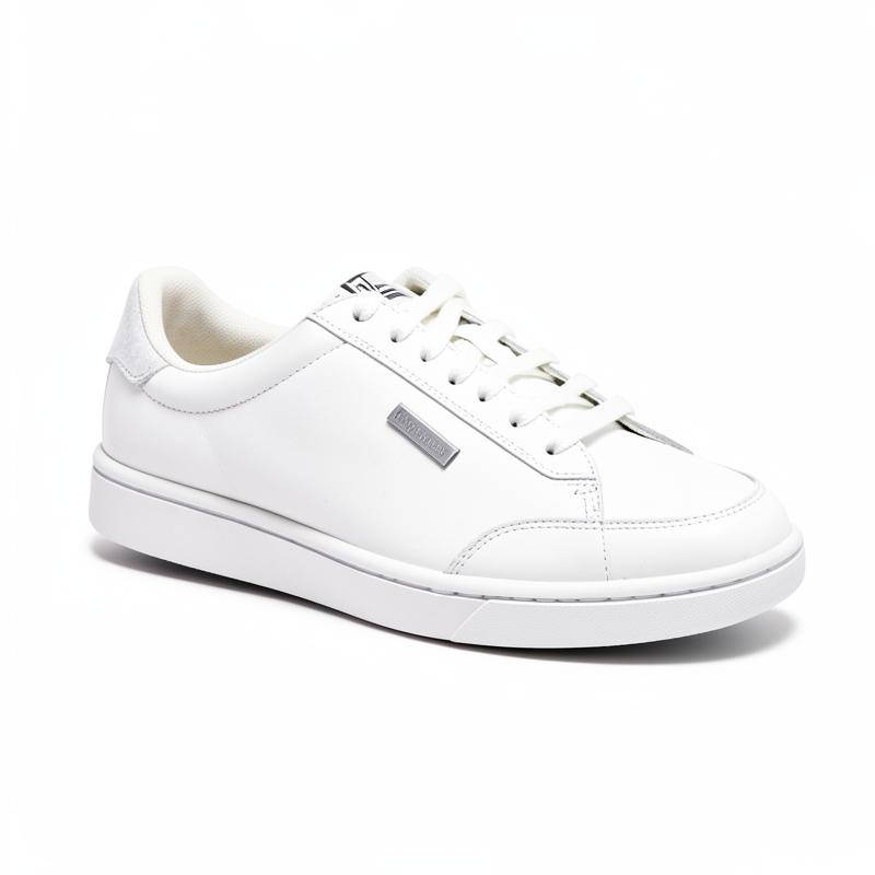 Urban White Sneakers — Raba za Kisasa